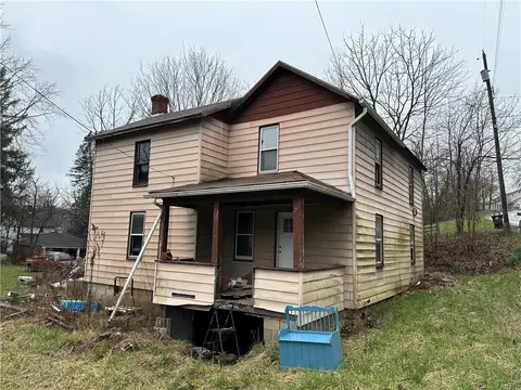 213 Wurtemburg Rd, Ellwood City, PA 16117