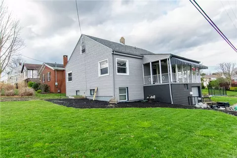 822 Cypress St, Irwin, PA 15642
