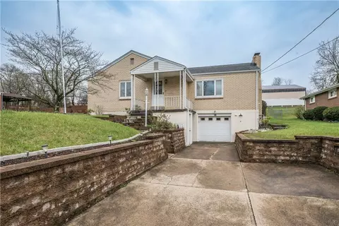 838 Fidelity Dr, Pittsburgh, PA 15236