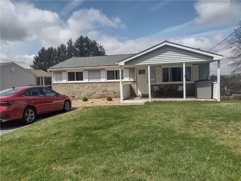3177 Vermont Dr, New Kensington, PA 15068
