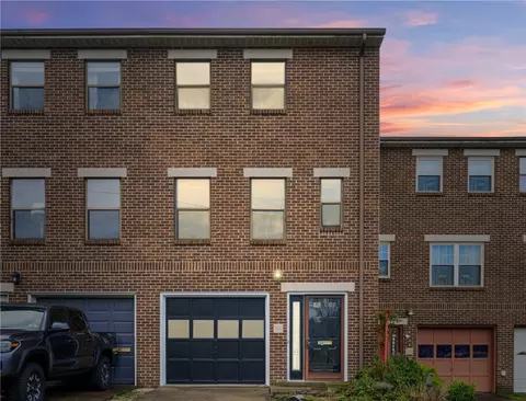 3022 Wiggins St, Pittsburgh, PA 15219