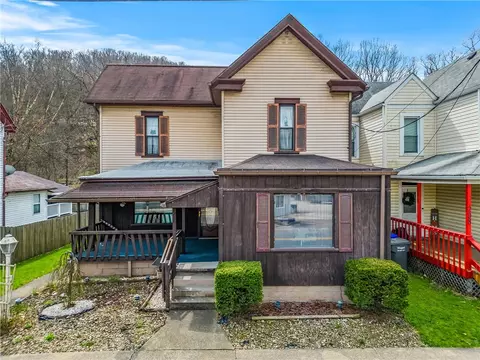 212 S Washington St, Evans City, PA 16033