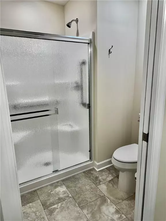 Bath - 1112 S Bluff Dr, Sarver, PA 16055 photo 2 of 4