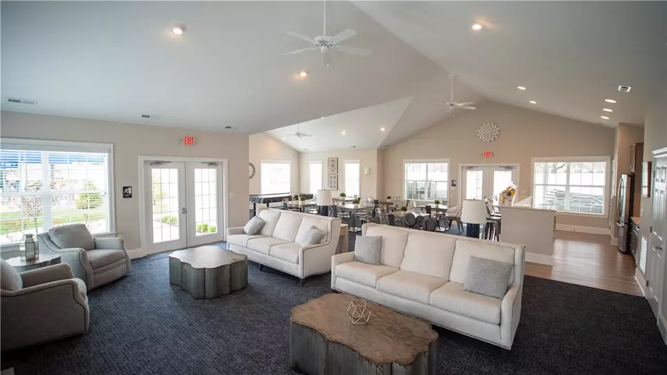 Living - 1112 S Bluff Dr, Sarver, PA 16055 photo 4 of 5