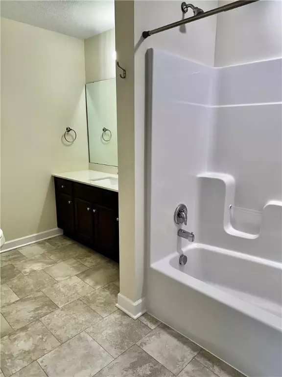 Bath - 1112 S Bluff Dr, Sarver, PA 16055 photo 4 of 4