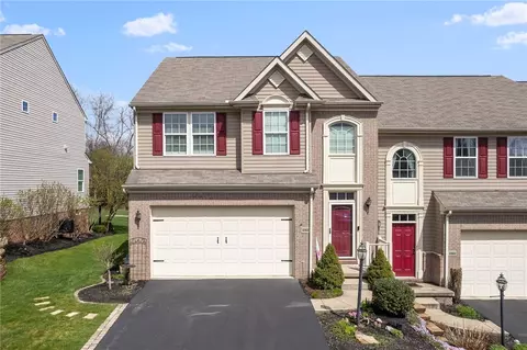 282 Maple Ridge Dr, Canonsburg, PA 15317