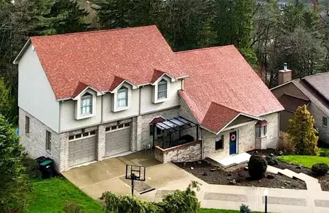 48 Hobbitt Ln, Finleyville, PA 15332