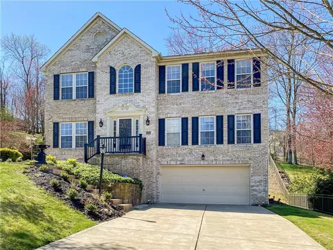109 Great Rock Dr, Bethel Park, PA 15102