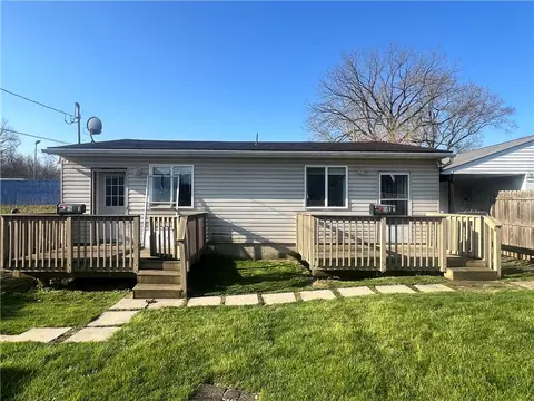 118 S Main St, Houston, PA 15342