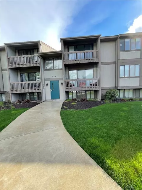 325 Ridge Point Cir #34B, Bridgeville, PA 15017