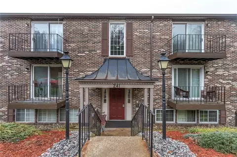 241 Coxcomb Hill Rd #31, New Kensington, PA 15068
