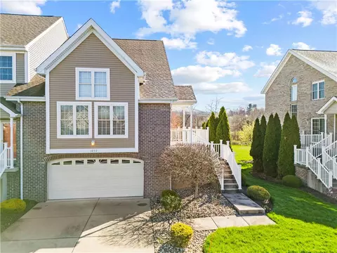 1059 Waterford Ct, Canonsburg, PA 15317