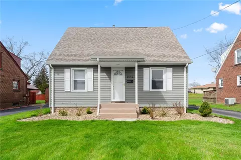 1642 Farrell Ter, Farrell, PA 16121