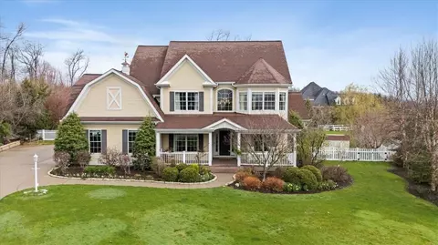 5013 Silent Meadow Ct, Glenshaw, PA 15116