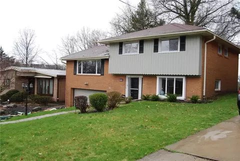 5120 Rosecrest Dr, Pittsburgh, PA 15201