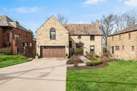 1330 Terrace Dr, Pittsburgh, PA 15228