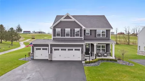 1001 Black Sands Dr, Jeannette, PA 15644