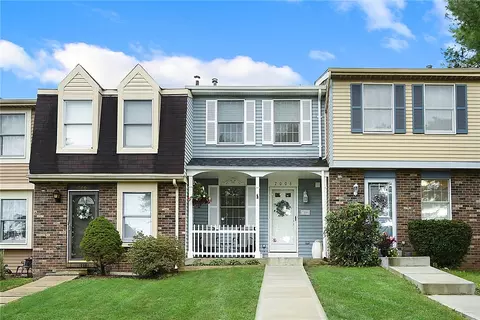 7006 Lafayette Sq, Aliquippa, PA 15001