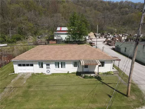 503 5th St, Darlington, PA 16115