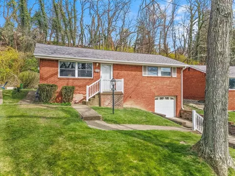116 Legrande Dr, Pittsburgh, PA 15221