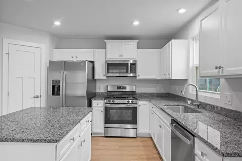 Kitchen - 357 Nelson Dr, Monroeville, PA 15146 photo 2 of 5