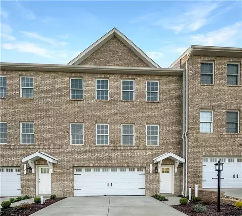 1123 Bayberry Dr, Canonsburg, PA 15317