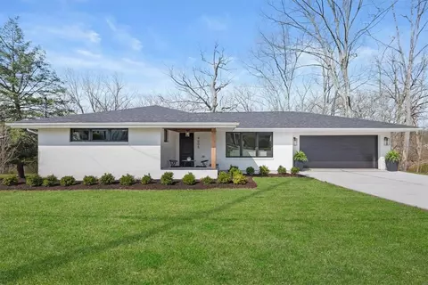 9005 Knoll St, Allison Park, PA 15101