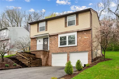 207 Duquesne Blvd, New Kensington, PA 15068