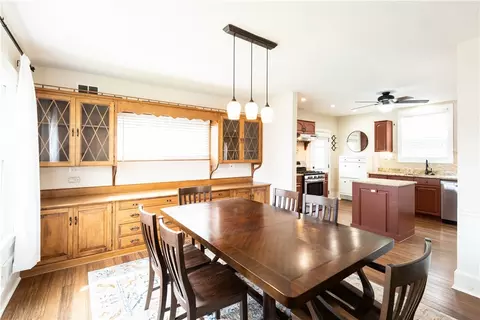Dining - 815 Maple St, Coraopolis, PA 15108 photo 1 of 3