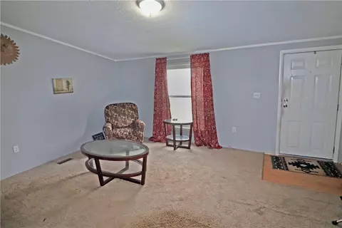 228 Murray Ln, Export, PA 15632 photo 4