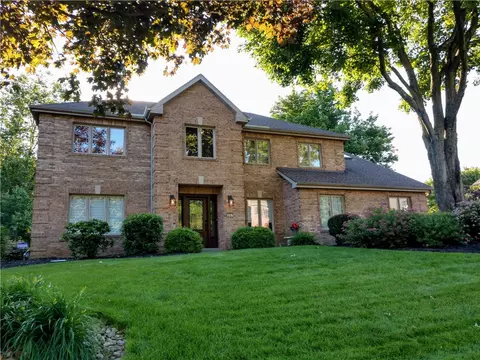 207 Whispering Oaks Dr, Cranberry Township, PA 16066