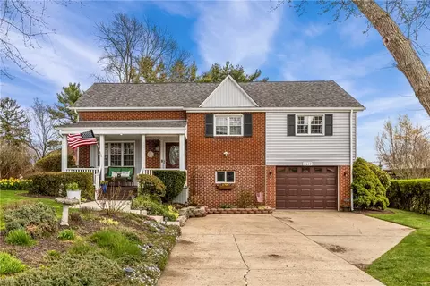 1419 Iroquois Dr, Pittsburgh, PA 15205