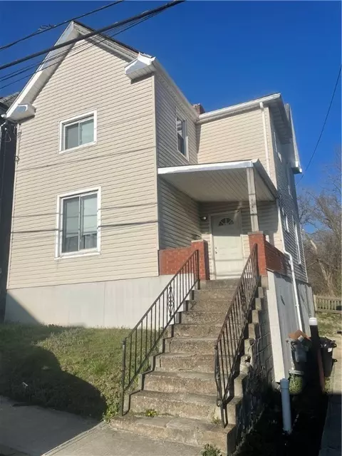 237 S Prospect St, Connellsville, PA 15425