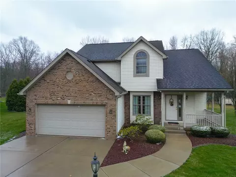 120 Fireside Dr, New Castle, PA 16105