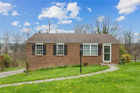 220 Bonita Dr, Greensburg, PA 15601