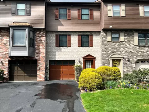 7354 Beacon Hill Dr, Pittsburgh, PA 15221