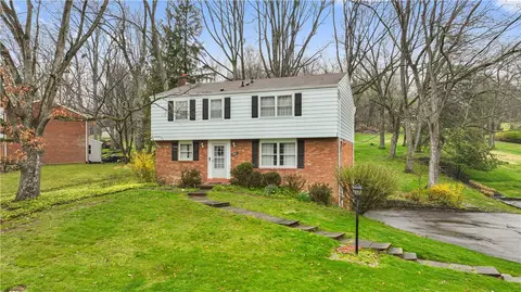 2465 Tanglewood Dr, Allison Park, PA 15101