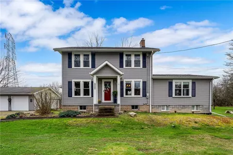 1990 River Rd, Hermitage, PA 16148