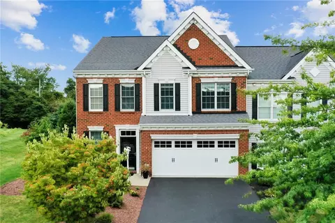 125 Foxchase Dr, Canonsburg, PA 15317