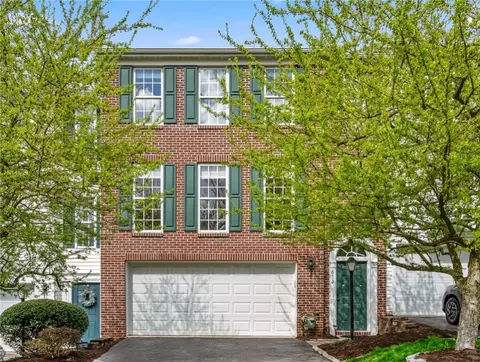 653 E Village Green Blvd, Mars, PA 16046
