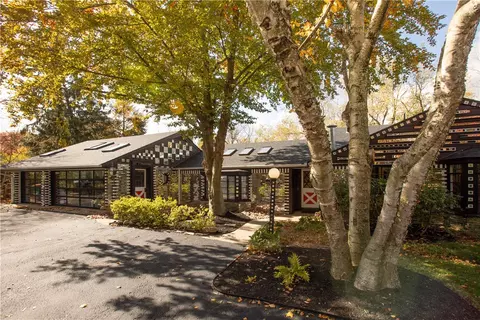 897 Field Club Rd, Pittsburgh, PA 15238