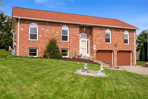 808 Megan Dr, Cranberry Township, PA 16066