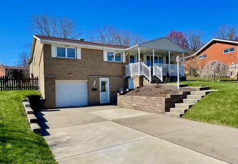 13290 St Clair Dr, Irwin, PA 15642 photo 2