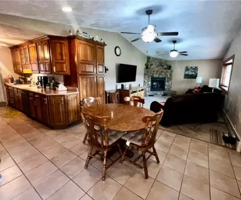 13290 St Clair Dr, Irwin, PA 15642 photo 3