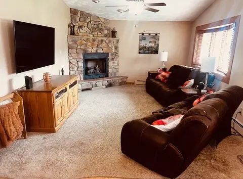 13290 St Clair Dr, Irwin, PA 15642 photo 8