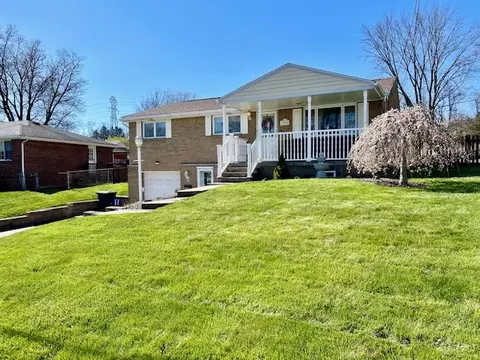 13290 St Clair Dr, Irwin, PA 15642