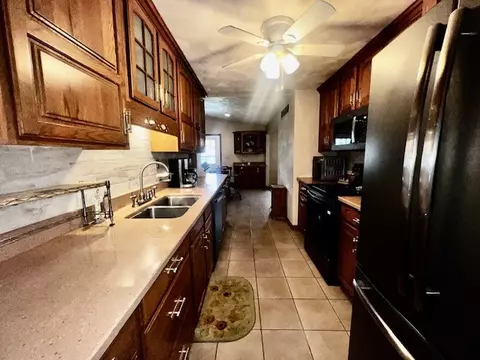 13290 St Clair Dr, Irwin, PA 15642 photo 5