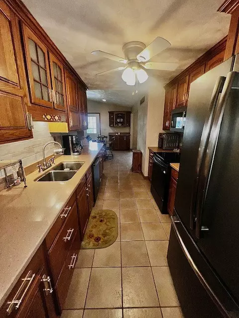 13290 St Clair Dr, Irwin, PA 15642 photo 6
