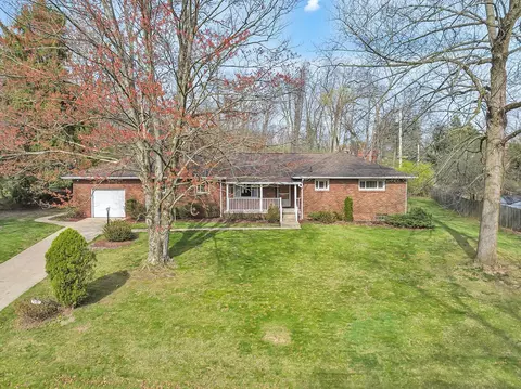 102 Beechwood Dr, Industry, PA 15052