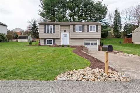 320 Gloucester Dr, Greensburg, PA 15601